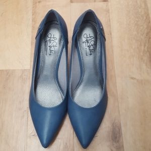 LifeStride "Star" slate blue vleather pump 8.5M